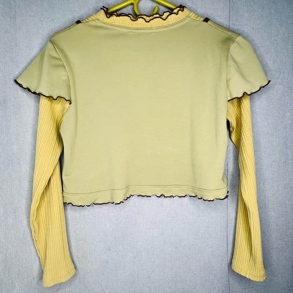 Green Crop Top w/contrast Lettuce Trim - Picture 3 of 3